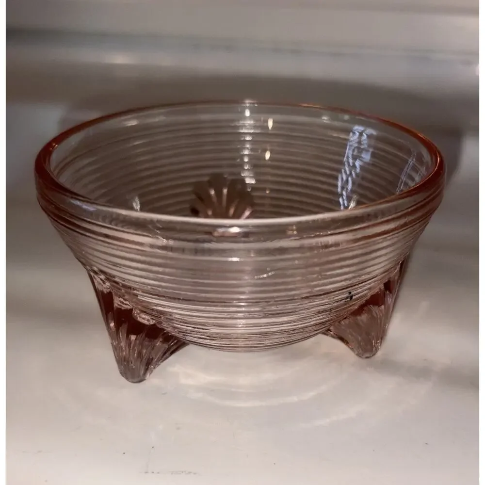 Cute Manhattan Pink Depression Glass Bowl 3 Footed Anchor Hocking? 3½